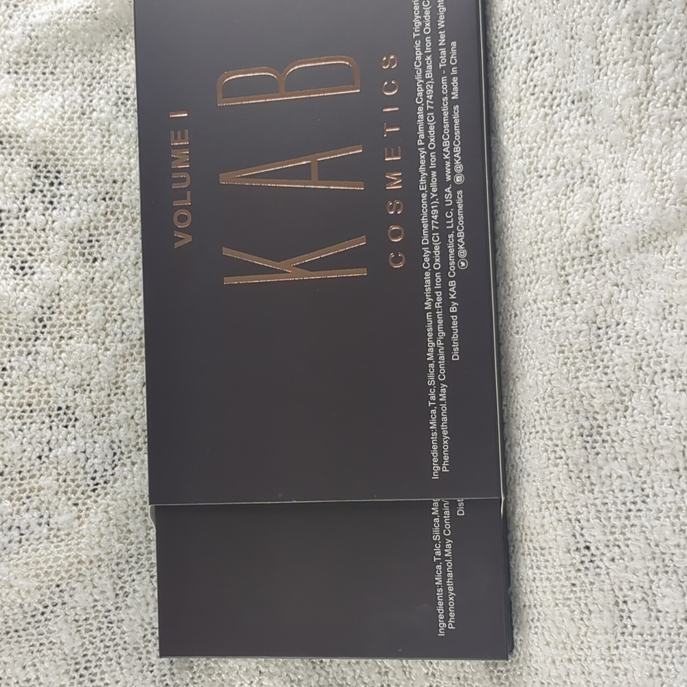 KAB Vol I Cosmetics Contour Palette, 8x 40g/1.4oz - Picture 11 of 12